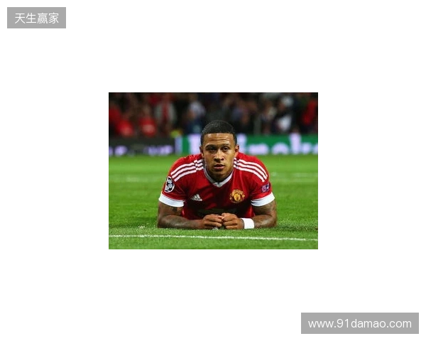 队长风范,曼联落后时B费利用肖疗伤时间来回指导大部分队友